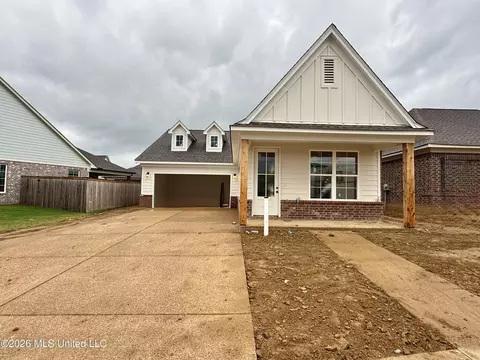 Exterior - 825 E Quitman Ct, Nesbit, MS 38651 photo 2 of 2