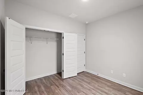 Bedroom - 6579 E John Hamilton Way, Olive Branch, MS 38654 photo 2 of 5