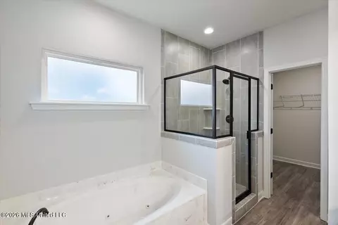 Bath - 6579 E John Hamilton Way, Olive Branch, MS 38654 photo 3 of 3