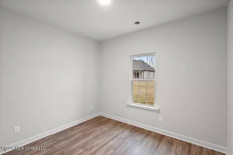 Bedroom - 6579 E John Hamilton Way, Olive Branch, MS 38654 photo 3 of 5