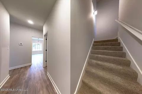 Entry Way - 6579 E John Hamilton Way, Olive Branch, MS 38654 photo 5 of 7