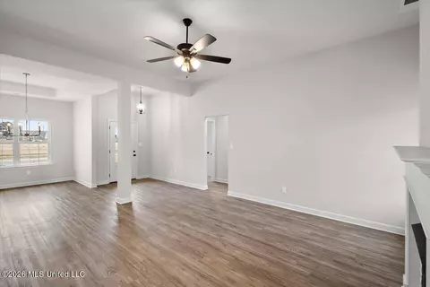Living - 6579 E John Hamilton Way, Olive Branch, MS 38654 photo 2 of 3