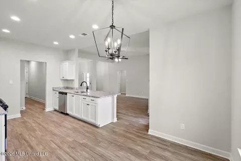 Entry Way - 6579 E John Hamilton Way, Olive Branch, MS 38654 photo 6 of 7