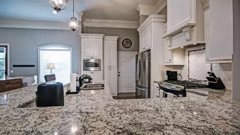 Kitchen - 148 Provonce Park, Brandon, MS 39042 photo 4 of 4