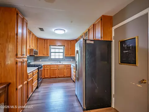 Kitchen - 2139 Cold Springs Rd, Sardis, MS 38666 photo 1 of 3