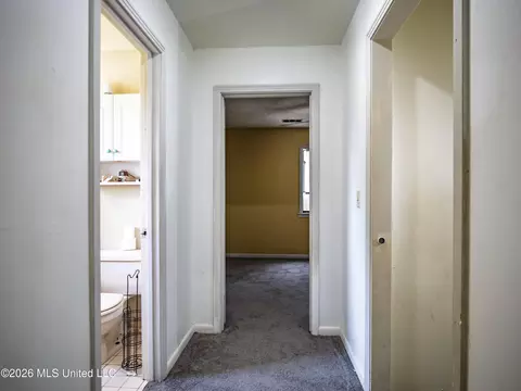 Entry Way - 2139 Cold Springs Rd, Sardis, MS 38666 photo 5 of 5