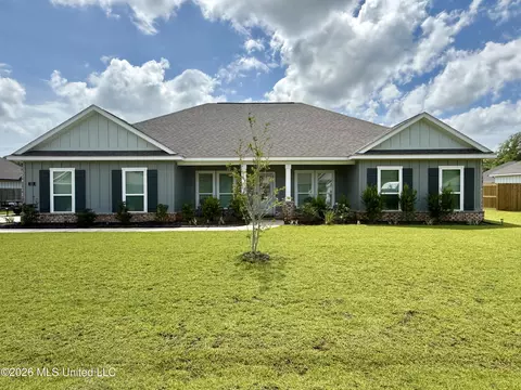 153 Firefly Dr, Lucedale, MS 39452