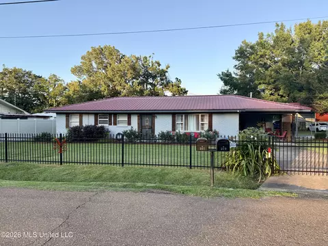 207 Coleman St, Winona, MS 38967