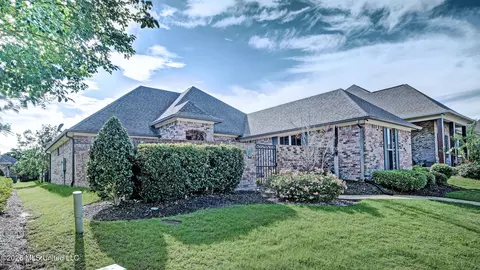 71 Enclave Cir, Ridgeland, MS 39157