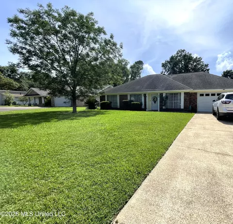 325 Westview Dr, Biloxi, MS 39531