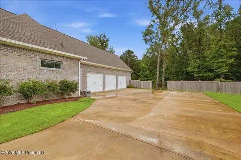 Exterior - 201 Ashworth Cir, Madison, MS 39110 photo 18 of 19