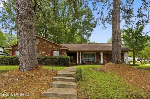 1210 Huntcliff Way, Clinton, MS 39056