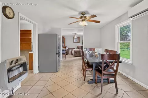 Dining - 4668 Central Academy Rd, Sardis, MS 38666 photo 1 of 2