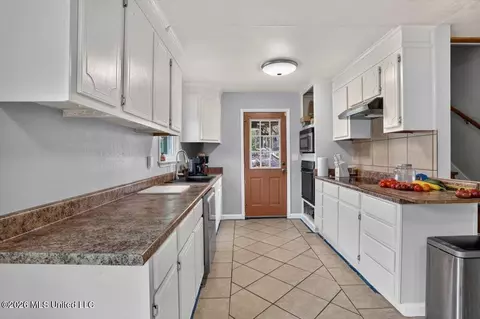 Kitchen - 4668 Central Academy Rd, Sardis, MS 38666 photo 1 of 1