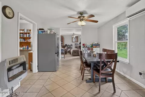 Dining - 4668 Central Academy Rd, Sardis, MS 38666 photo 2 of 2