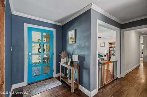 Entry Way - 3919 Pinewood Dr, Jackson, MS 39211 photo 1 of 3
