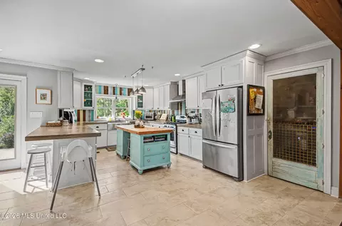 Kitchen - 3919 Pinewood Dr, Jackson, MS 39211 photo 1 of 6
