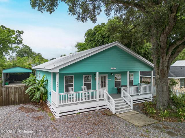 223 Sycamore St, Bay Saint Louis, MS 39520