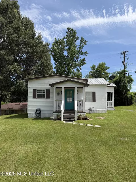 7 Davis Ln, Natchez, MS 39120