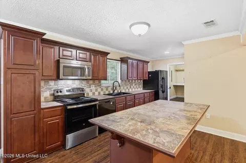 Kitchen - 3428 Kites Ave, Pearl, MS 39208 photo 1 of 1