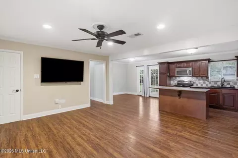 Living - 3428 Kites Ave, Pearl, MS 39208 photo 3 of 6