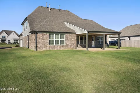 Exterior - 7198 E Harrier Dr, Olive Branch, MS 38654 photo 7 of 8