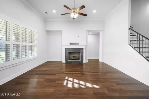 Living - 7198 E Harrier Dr, Olive Branch, MS 38654 photo 3 of 3