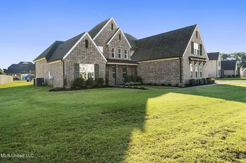Exterior - 7198 E Harrier Dr, Olive Branch, MS 38654 photo 2 of 8