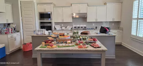 Kitchen - 7198 E Harrier Dr, Olive Branch, MS 38654 photo 1 of 5