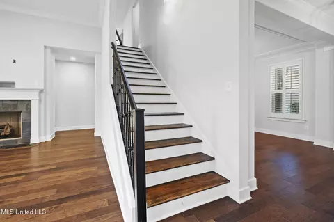Entry Way - 7198 E Harrier Dr, Olive Branch, MS 38654 photo 4 of 5
