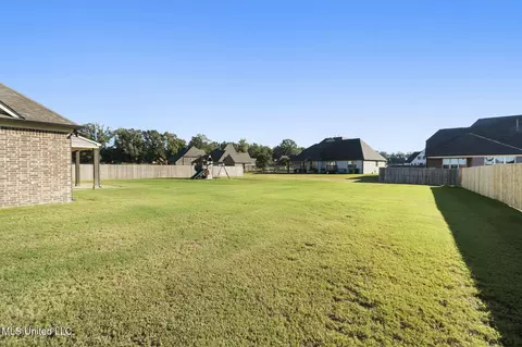 Exterior - 7198 E Harrier Dr, Olive Branch, MS 38654 photo 8 of 8