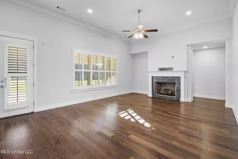 Living - 7198 E Harrier Dr, Olive Branch, MS 38654 photo 1 of 3