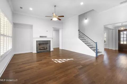 Living - 7198 E Harrier Dr, Olive Branch, MS 38654 photo 2 of 3