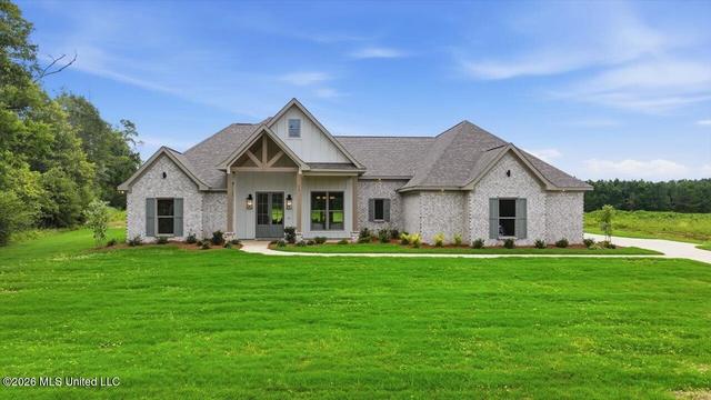 619 Dry Creek Rd, Magee, MS 39111