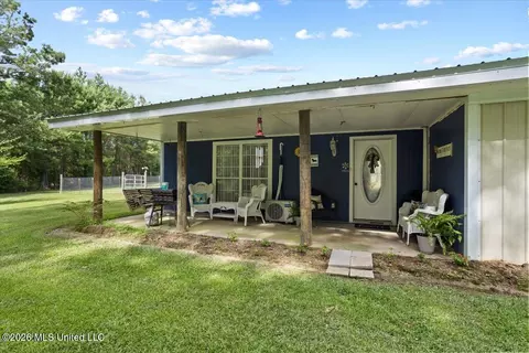 66 Bell Rd, Wiggins, MS 39577 photo 5