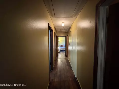 Entry Way - 229 S Sykes Rd, Jackson, MS 39212 photo 2 of 2