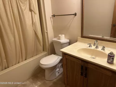 Bath - 2723 Davis Rd, Terry, MS 39170 photo 1 of 4