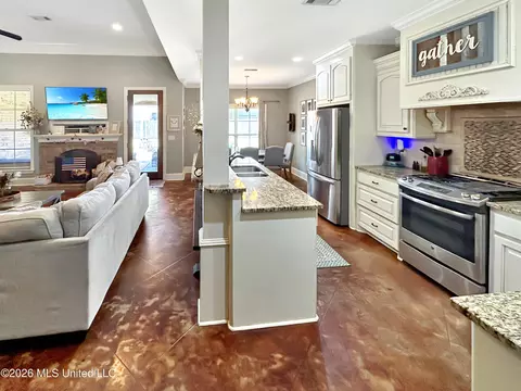 Kitchen - 307 Winterfield Ct, Brandon, MS 39042 photo 3 of 4