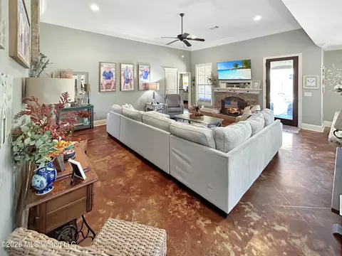 Living - 307 Winterfield Ct, Brandon, MS 39042 photo 2 of 3
