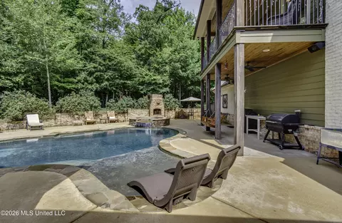 Exterior - 270 Evergreen Dr, Brandon, MS 39042 photo 6 of 8