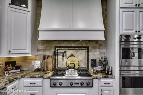 Kitchen - 270 Evergreen Dr, Brandon, MS 39042 photo 3 of 5