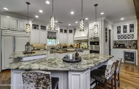Kitchen - 270 Evergreen Dr, Brandon, MS 39042 photo 1 of 5