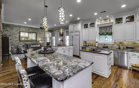Kitchen - 270 Evergreen Dr, Brandon, MS 39042 photo 5 of 5