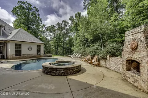 Exterior - 270 Evergreen Dr, Brandon, MS 39042 photo 7 of 8