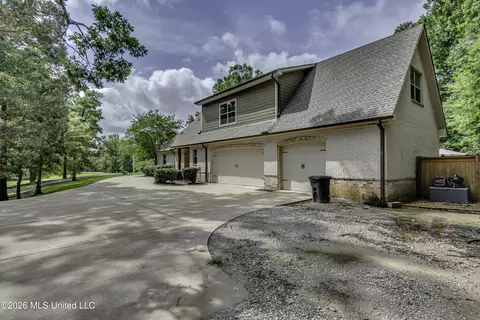 Exterior - 270 Evergreen Dr, Brandon, MS 39042 photo 3 of 8