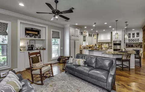 Living - 270 Evergreen Dr, Brandon, MS 39042 photo 5 of 5