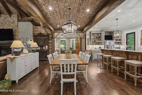 Dining - 55 County Road 171, Corinth, MS 38834 photo 1 of 2