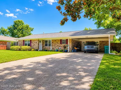 12409 Hanover Dr, Ocean Springs, MS 39564
