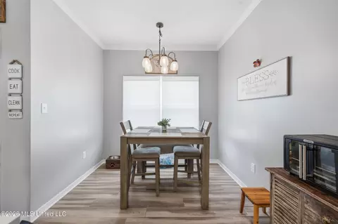 Dining - 15 Meadow Path Cir, Picayune, MS 39466 photo 1 of 1