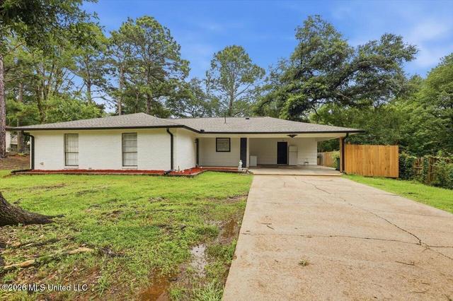 317 E School St, Ridgeland, MS 39157